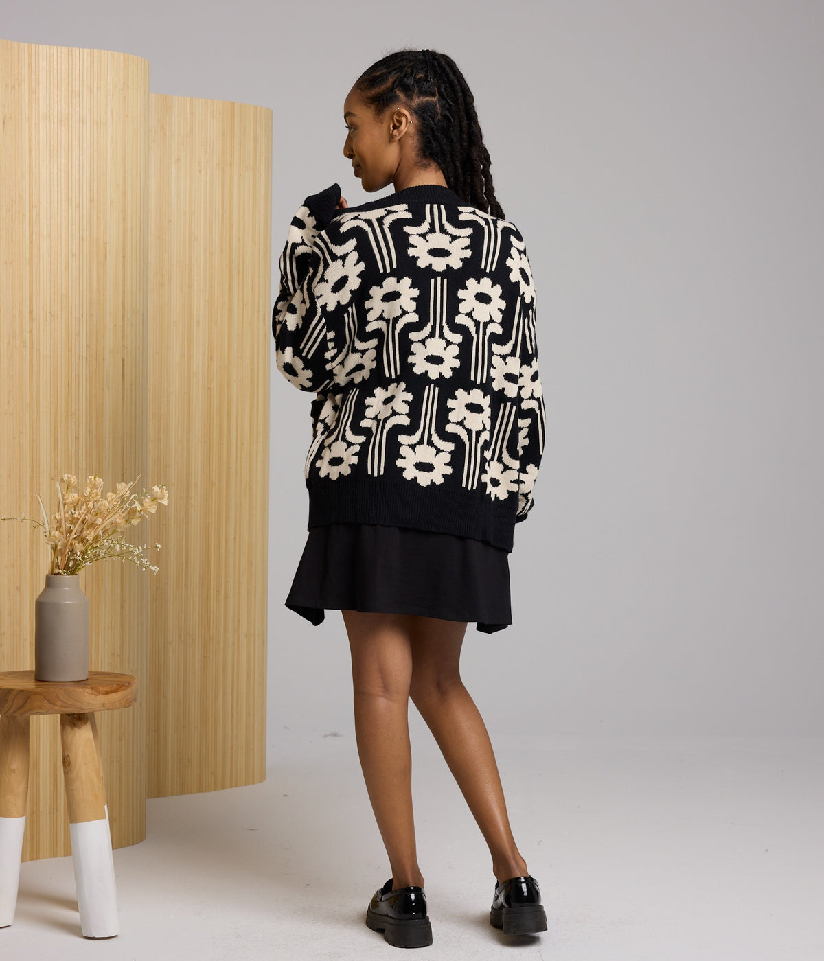 Mars Sweater - Black Flower Motif