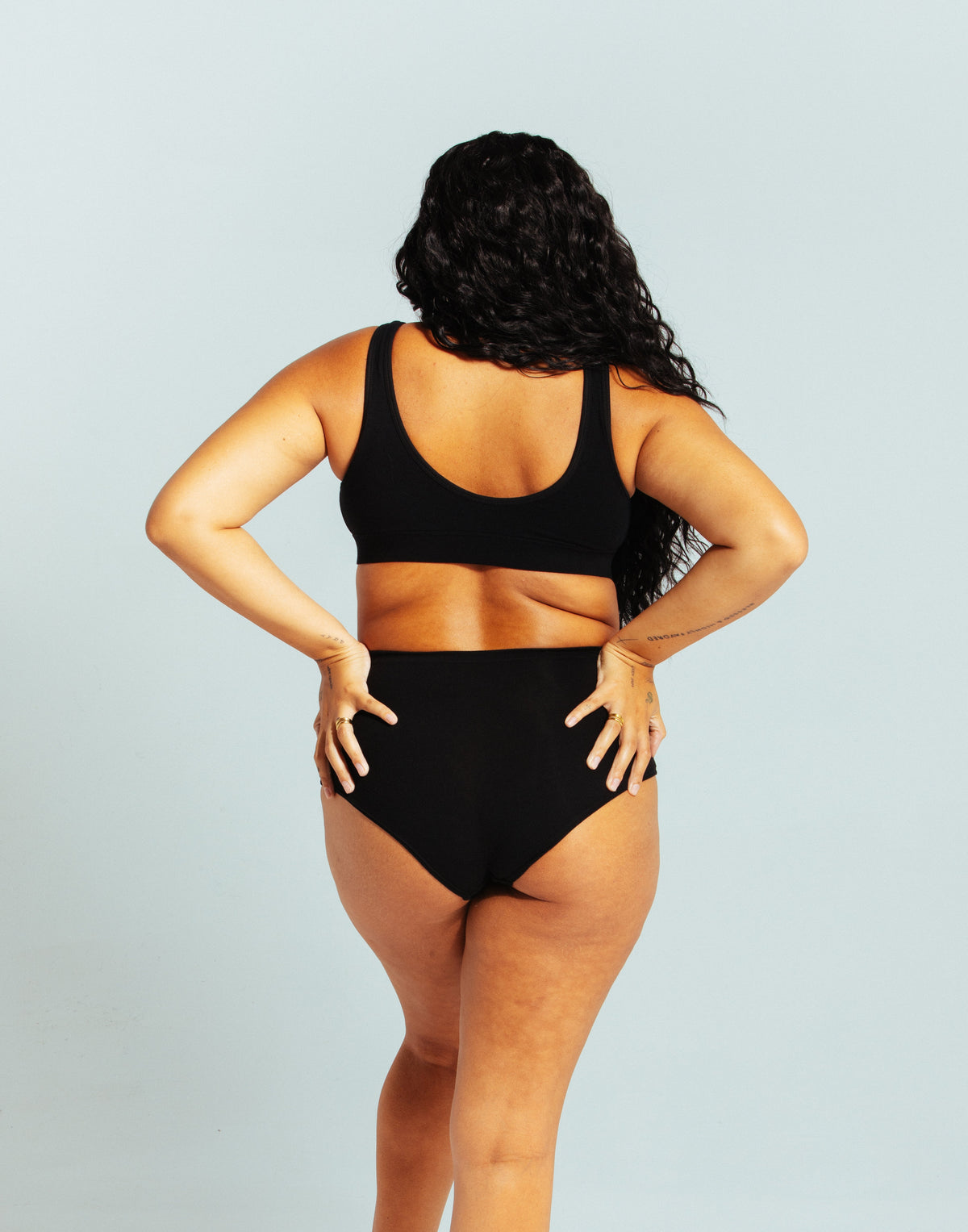 scoop bralette - black